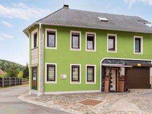 Exterior - Lovely Apartment in Stützerbach near Forest (Ilmenau)