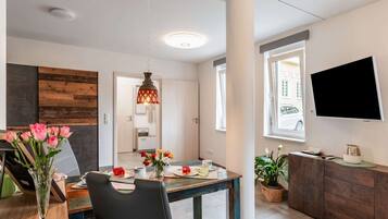 Apartment | Dining