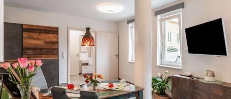 Apartment | Dining