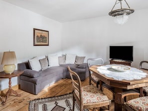 House | Dining