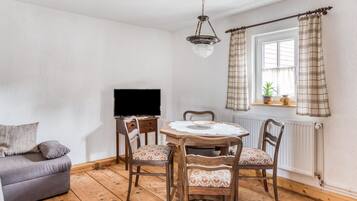 House | Dining
