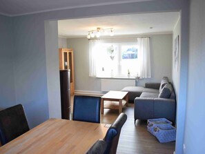 Dining - Captivating Holiday Home in Grömitz With Garden (Groemitz)