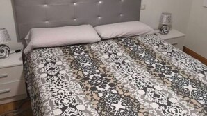 Room - Homely Apartment in Cordoba With Terrace (Córdoba)