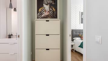 2 kamar tidur dan seprai linen