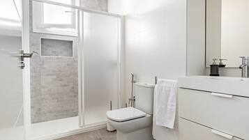 Shower dan handuk