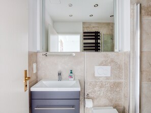 Apartment | Badezimmer | Dusche