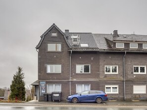 Exterior - Modern Holiday Home in Winterberg Near Ski Lift (Winterberg)