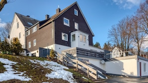 Exterior - Simplistic Holiday Home in Winterberg near Bobsled Track (Winterberg)