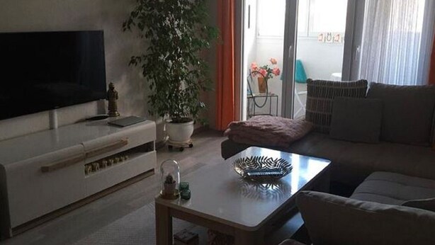 House | Living room - Simplistic Holiday Home in Strasbourg With Balcony (Strasbourg)