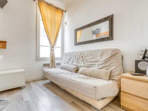 Simplistic Holiday Home in Nice With Balcony
