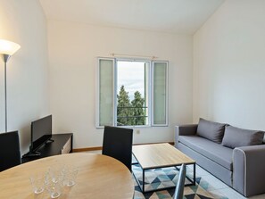 House | Living room - Cosy Holiday Home in Magagnosc Near Golf Club (Grasse)
