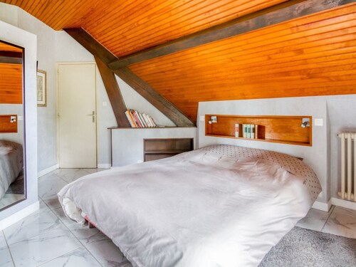 Enticing Holiday Home in Saint-martin-de-valamas With Pool
