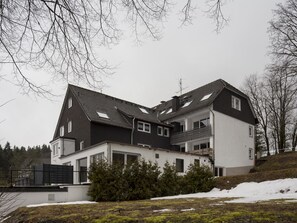 Exterior - Cozy Apartment in Winterberg near Bobsled Track (Winterberg)