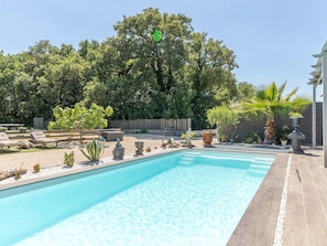 Outdoor pool - Serene Villa in Saint-victor-la-coste With Private Pool (Saint-Victor-la-Coste)