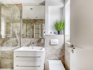 Apartment | Badezimmer | Dusche