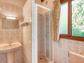 Villa | Bathroom - Delightful Villa in Montouliers With Private Swimming Pool (Montouliers)