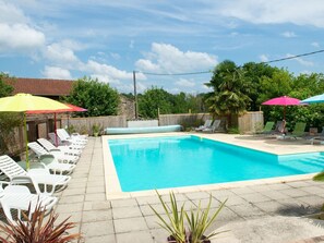 Outdoor pool - Plush Holiday Home in Lacapelle-biron With Garden (Lacapelle-Biron)