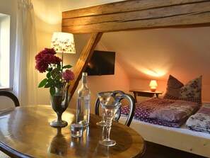 1 bedroom, individually furnished, bed sheets - Captivating Apartment in Altreichenau With Garden (Neureichenau)