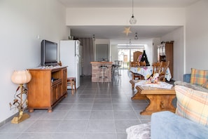House | Living room - Renovated Village House With Enclosed Garden (Saint-Louis)