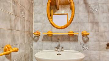House | Bathroom