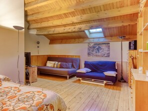 House | Living room | Fireplace - Mountain-view Holiday Home in Porte-puymorens With Skiing Nearby (Porte-Puymorens)