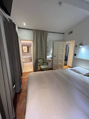 Vila | 4 kamar tidur dan dilengkapi dengan perabotan berbeda-beda