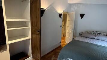 4 bedrooms, individually furnished