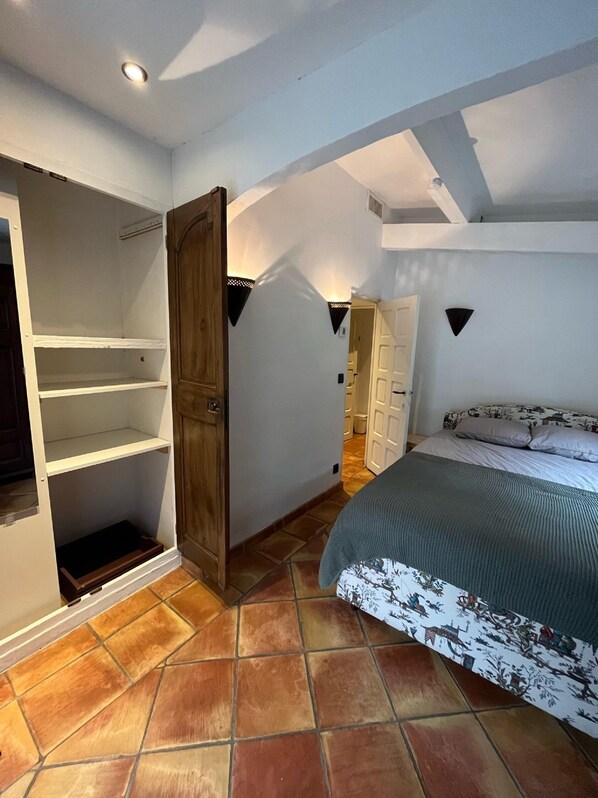 Villa | 4 habitaciones y muebles diferentes 