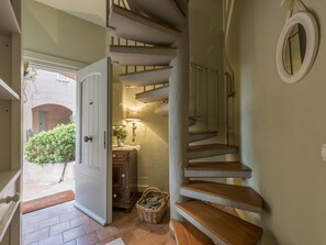 Reception - Mesmerising Holiday Home in Gassin With Swimming Pool (Regusse)