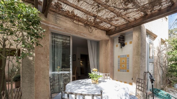 House | Balcony - Mesmerising Holiday Home in Gassin With Swimming Pool (Regusse)