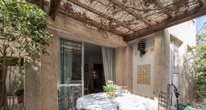 Mesmerising Holiday Home in Gassin With Swimming Pool