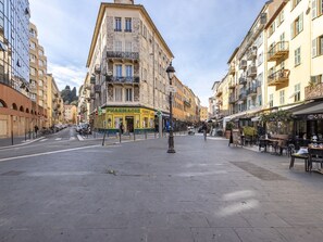 Exterior - Elegant Holiday Home in Nice With Balcony (Nice)