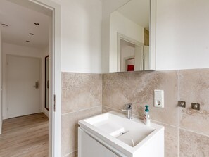 Apartment | Badezimmer | Badewanne