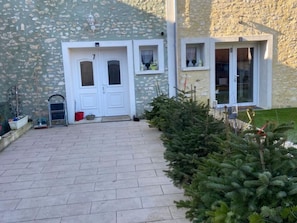 Reception - Enticing Holiday Home in Escardes With Garden (Escardes)