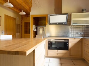 House | Private kitchen | Coffee/tea maker, fridge, microwave, oven - Homely Holiday Home in Hultehouse Near Forest (Hultehouse)
