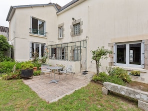 Exterior - Lovely Holiday Home in Bannalec for Family With Garden (Bannalec)