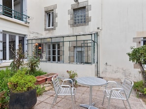 Balcony - Lovely Holiday Home in Bannalec for Family With Garden (Bannalec)