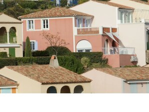 Exterior - Exquisite Holiday Home in Roquebrune-sur-argens With Pool (Roquebrune-sur-Argens)