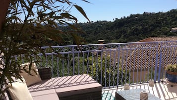 House | Balcony