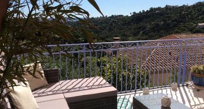 Exquisite Holiday Home in Roquebrune-sur-argens With Pool