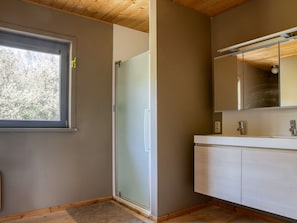 House | Bathroom | Shower, towels - Secluded Holiday Home in Ornac With Private Swimming Pool (Orgnac-l'Aven)