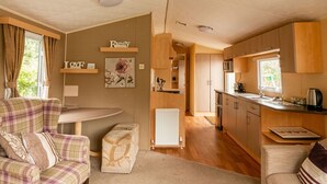 Living room - Simplistic Home in Hastings near Old Town (St Leonards-On-Sea)