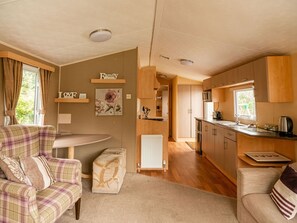 Mobile Home | Living room