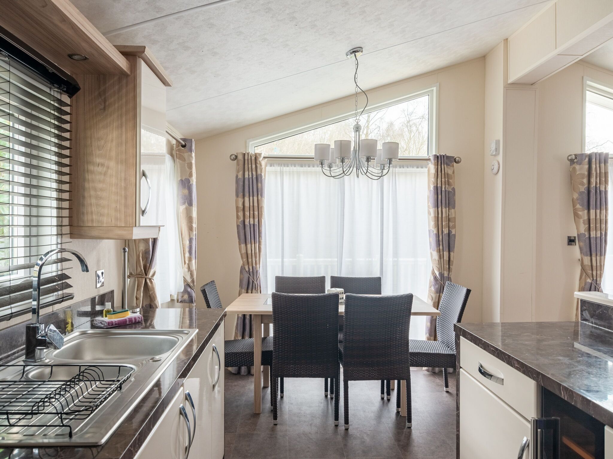 Mobile Home | Dining