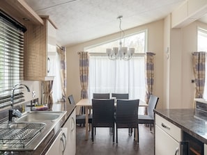 Mobile Home | Dining