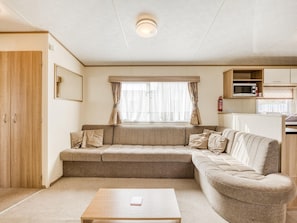 Mobile Home | Living room