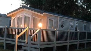 Exterior - Quaint Holiday Home in Hastings With Patio (Hastings)