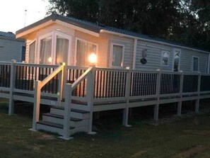 Exterior - Quaint Holiday Home in Hastings With Patio (Hastings)