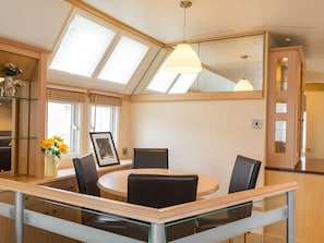 Dining - Captivating Home in Hastings near Sea (Winchelsea)