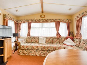 Mobile Home | Living room